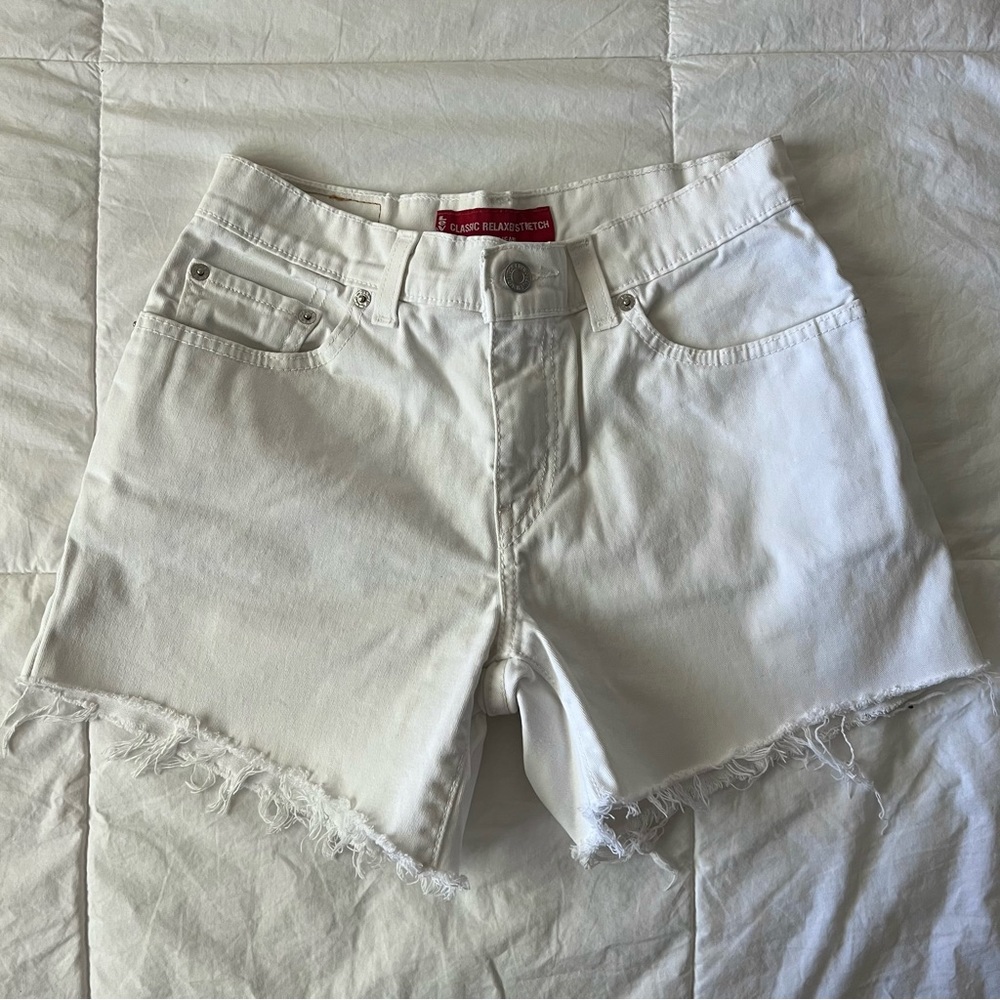 Levi cut off shorts